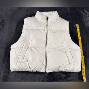 Double Zero Off-White Quilted Cropped Puffer Vest